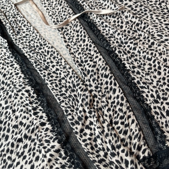 Leopard Modal Lace Trim Robe - Picture 3 of 6